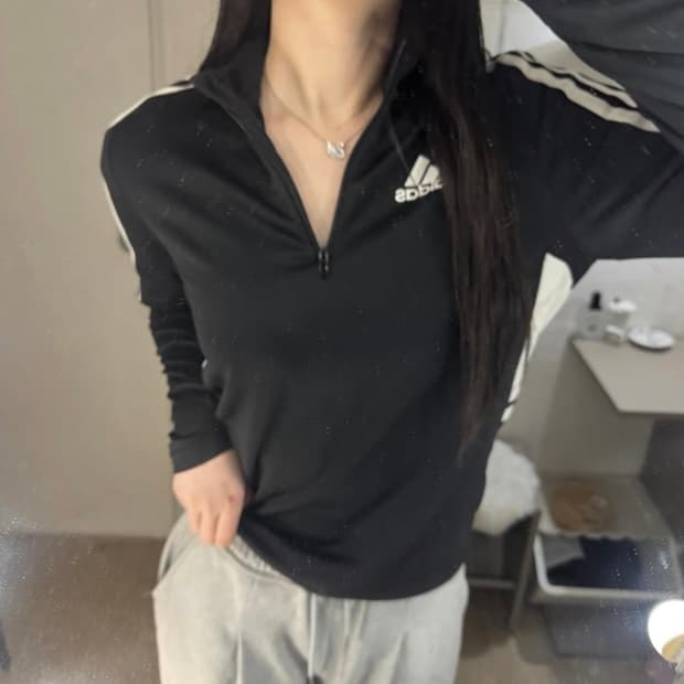 아디다스 삼선로고 반집업 티셔츠 🖤🤍