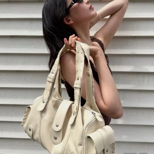 (새상품) LOTSYOU 라츠유 트위스티백 Twisty Bag IVORY