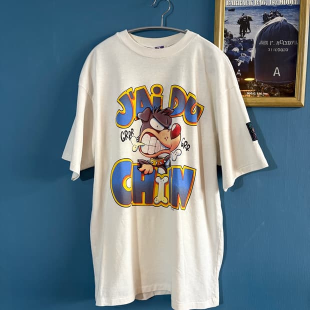 90s Hum-Eur Design Graphic Tee.