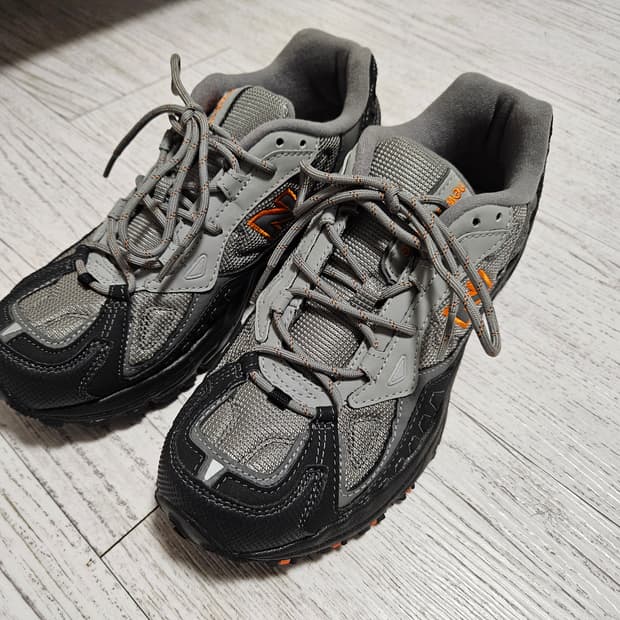 뉴발란스 703 그레이 블랙 오렌지 260사이즈
