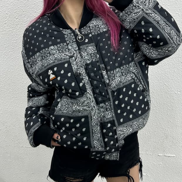 DMNT 반다나 패턴 리버시블 MA-1 점퍼 L ( 출고가 459000원