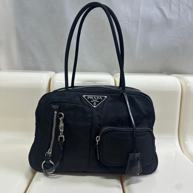 [A 정품] 프라다 포켓 키링 숄더백