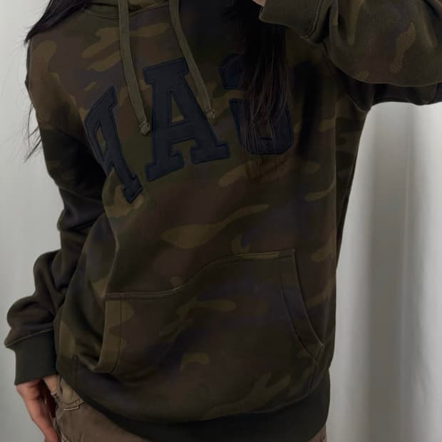갭 빅로고 카모 후드티