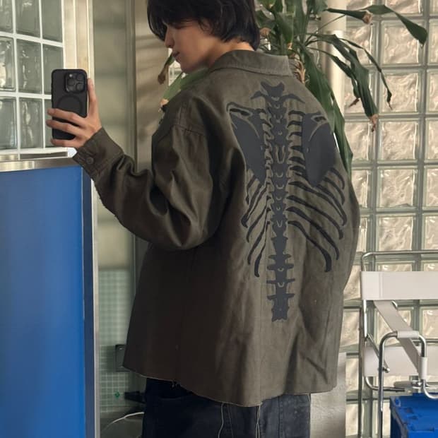 BACK BONE SHIRT 등뼈 셔츠