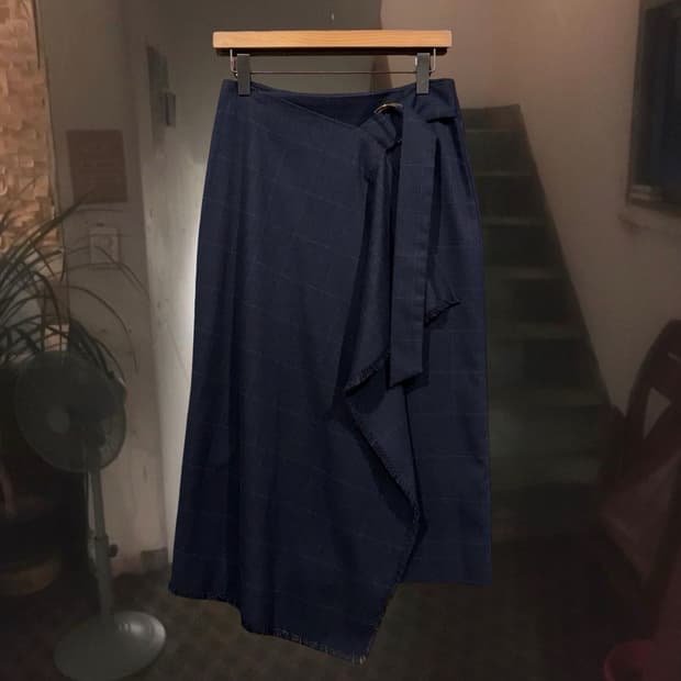 일본 빈티지 네이비 체크 벨티트 드레이프 롱 랩스커트