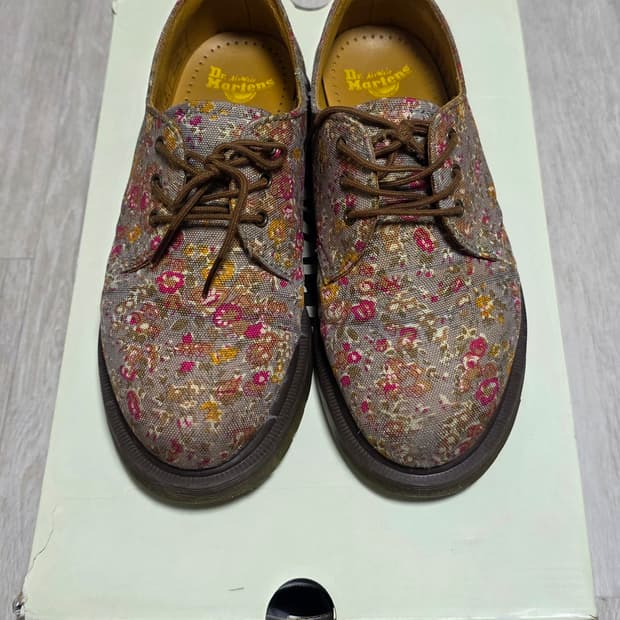 닥터마틴 플로랄 패턴 3홀슈즈 225