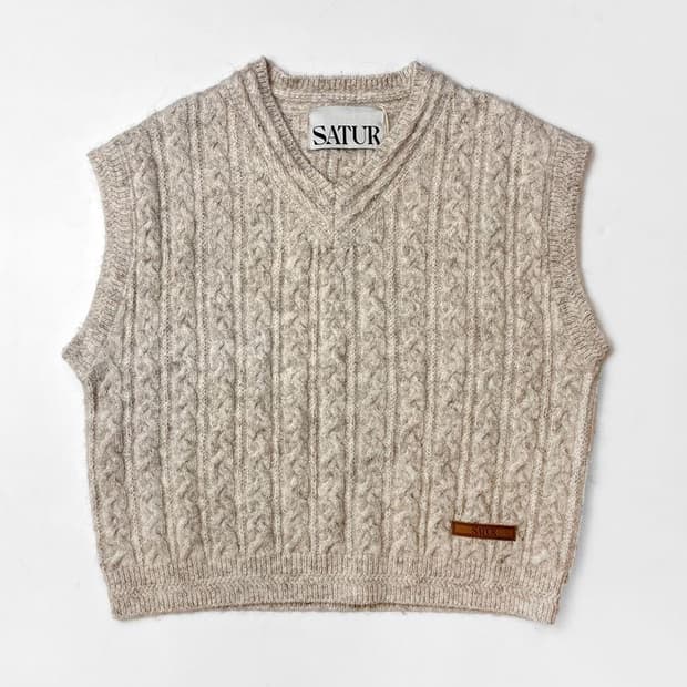 세터 SATUR 23FW 헤어리 케이블 브이넥 베스트 PN5147