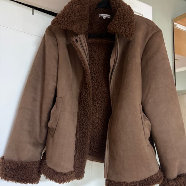 리포메이션 무스탕 reformation