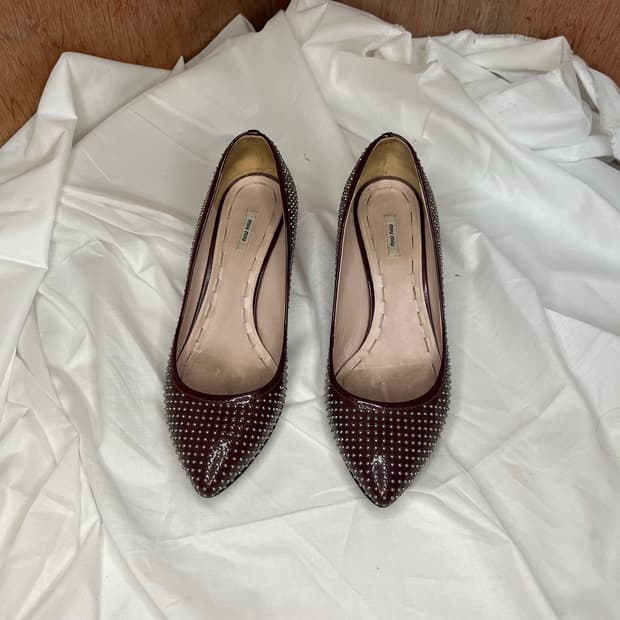 미우미우 스터드 힐