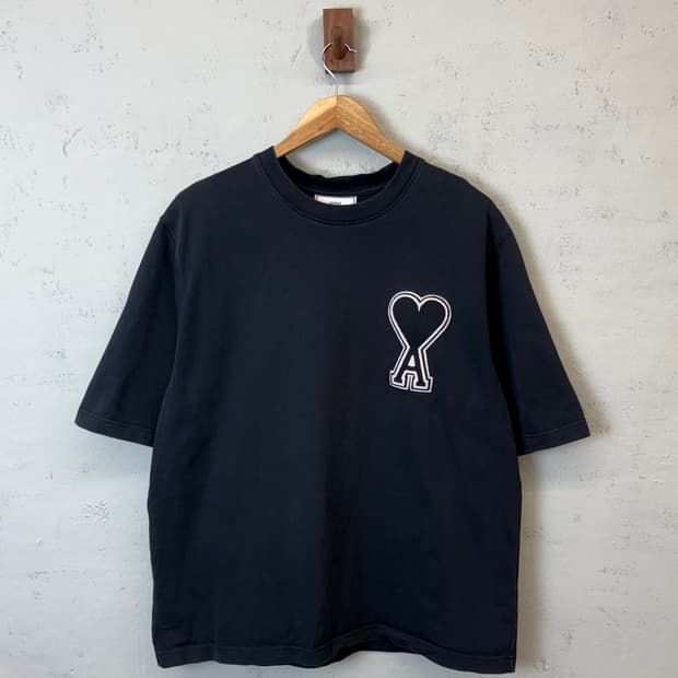 AMI 아미 빅하트 반팔 블랙