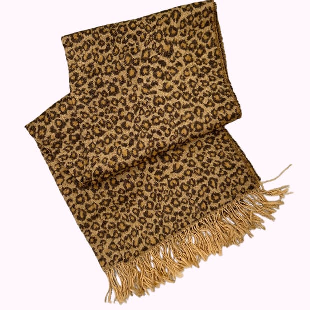 leopard pattern fringe muffler