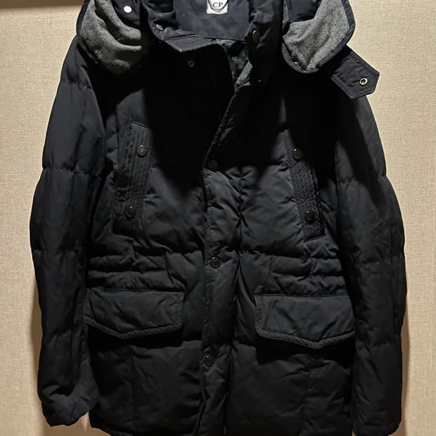 CP컴퍼니 고글 패딩