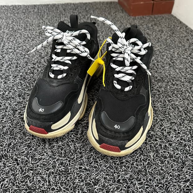 발렌시아가 트리플 S 블랙 스니커즈 40 (250)