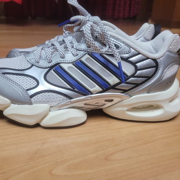 아디다스 클라이마쿨 벤토 3.0 실버 260