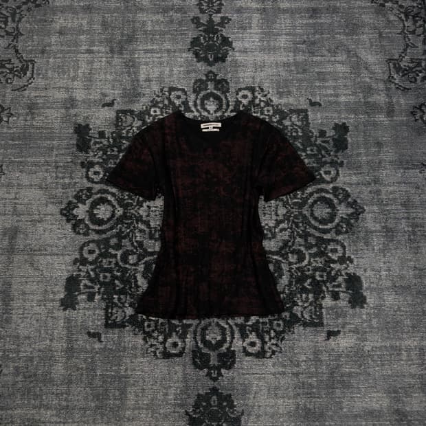 Semantic design 00s red glitter ribbed t