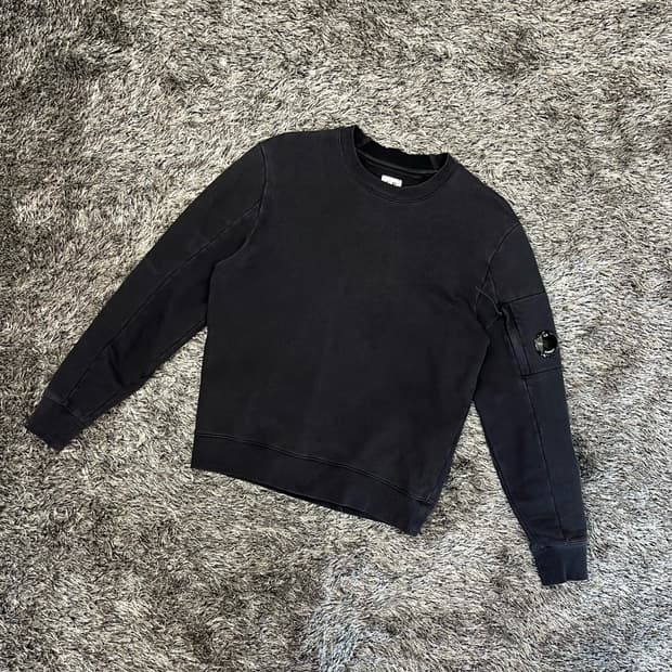 CP컴퍼니 남성 맨투맨 (S)