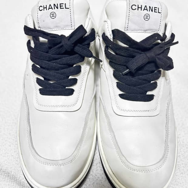 샤넬 화이트 스니커즈 42사이즈
