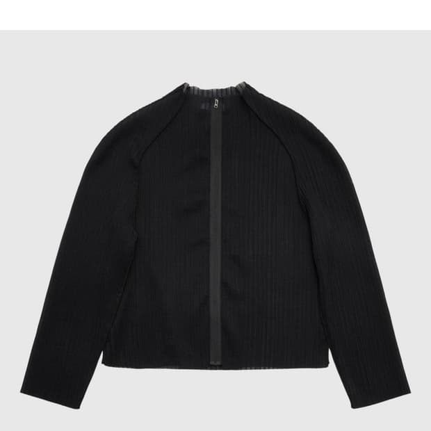 아모멘토 플리츠 집업 M 사이즈 구매합니다