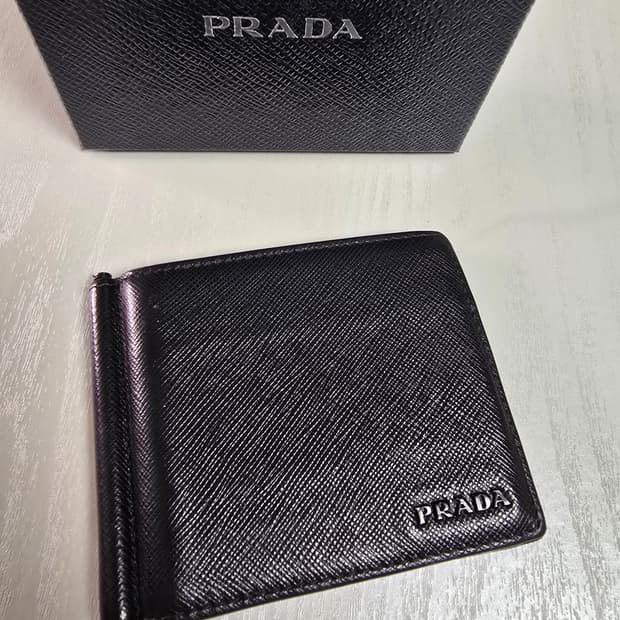 프라다 머니클립