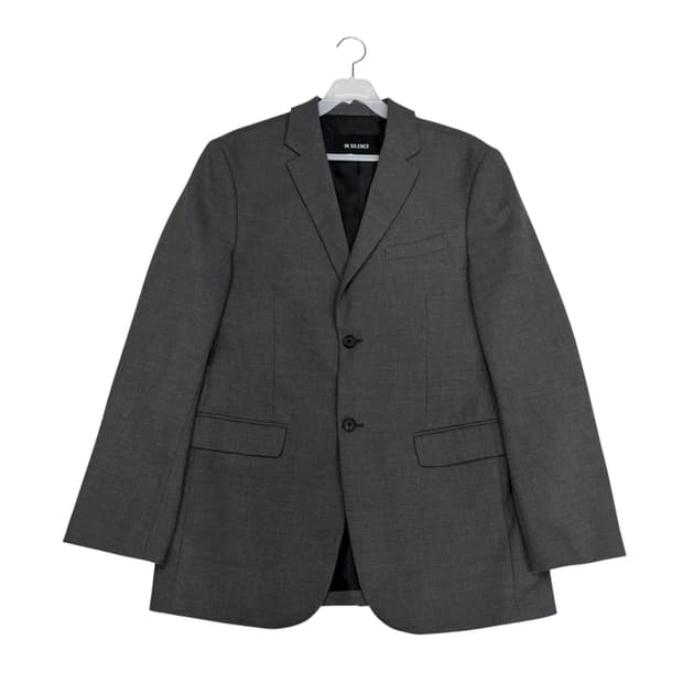 인사일런스 투버튼 블레이저