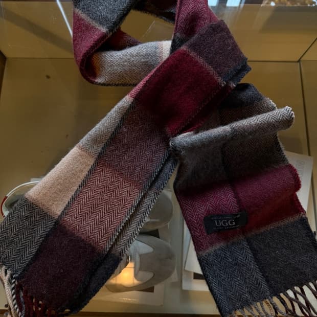 어그 램스울 머플러