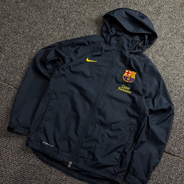 나이키 스톰핏 FC 바르셀로나 레트로 풋볼 레인 바람막이 1691