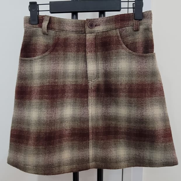 스컬프터 체크무늬 겨울용 미니스커트 S사이즈