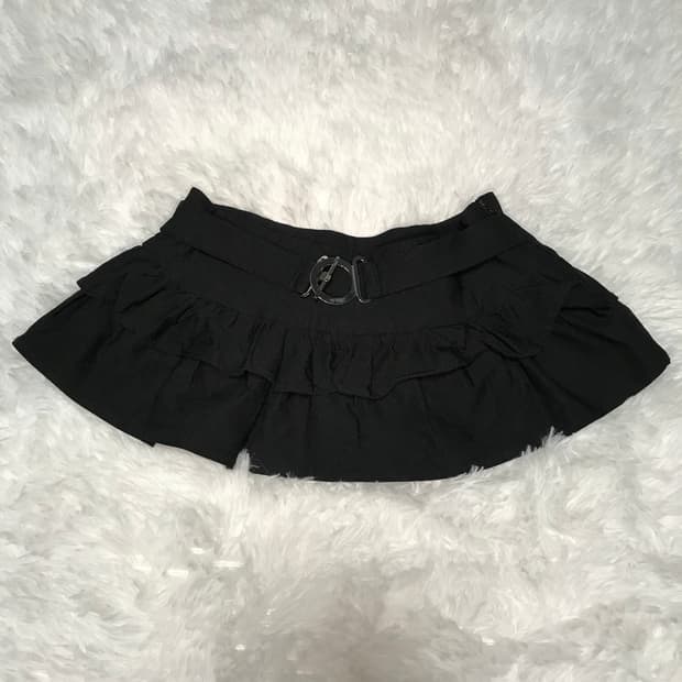 black mini skirt