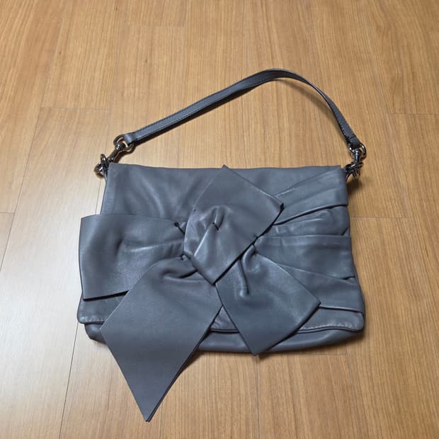 발렌티노 가죽 숄더백