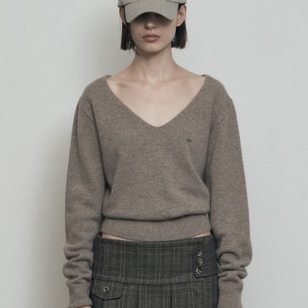 보헤미안서울 보헴서 루즈핏 브이넥 울니트 우드베이지