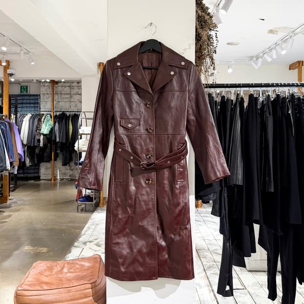 헬무트랭 버건디 램스킨 레더 롱 코트