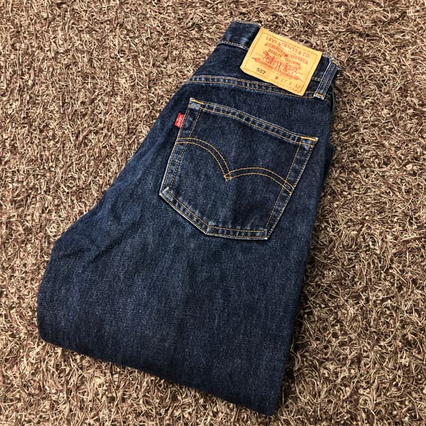 리바이스 557 부츠컷 데님 팬츠