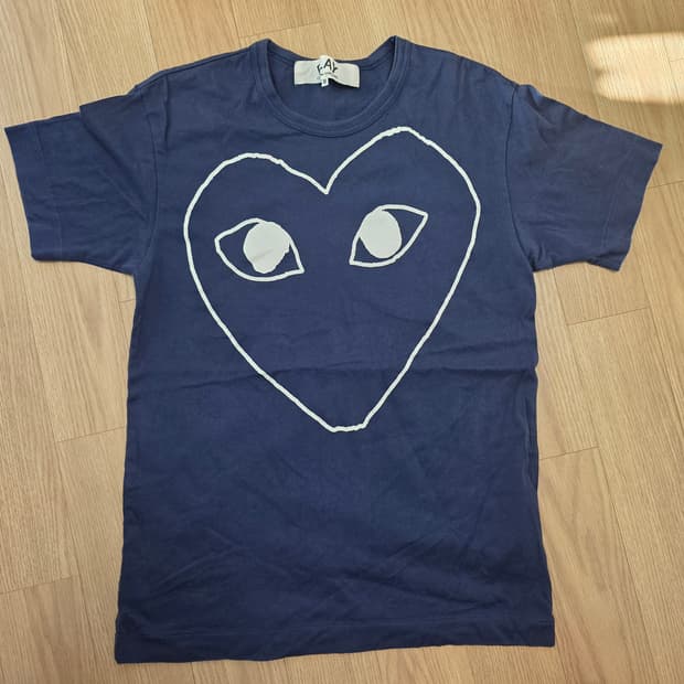 M)꼼데가르송 하트 네이비 반팔