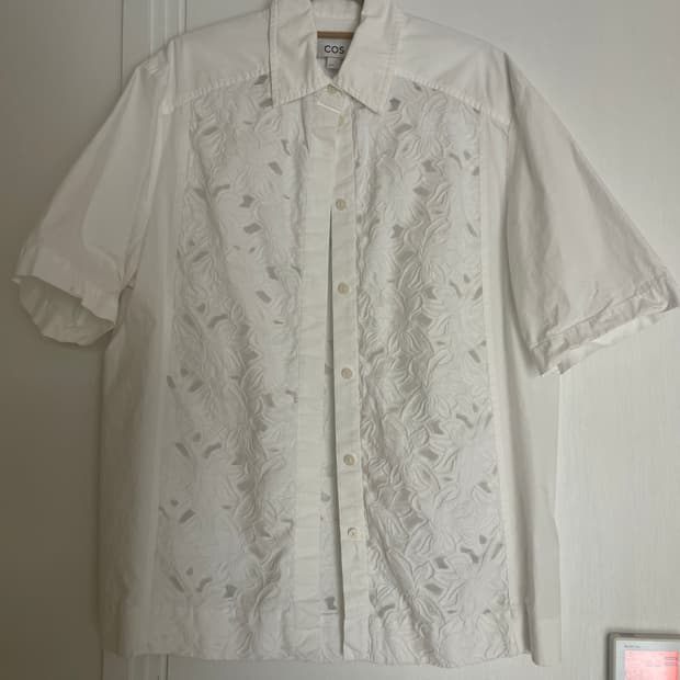 COS 화이트 플로럴 셔츠 (EUR 38)