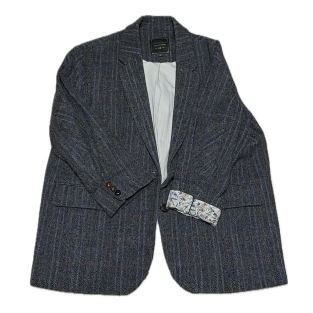 Thursday Island 자켓