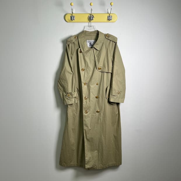 버버리 베이지 더블 브레스티드 트렌치코트 