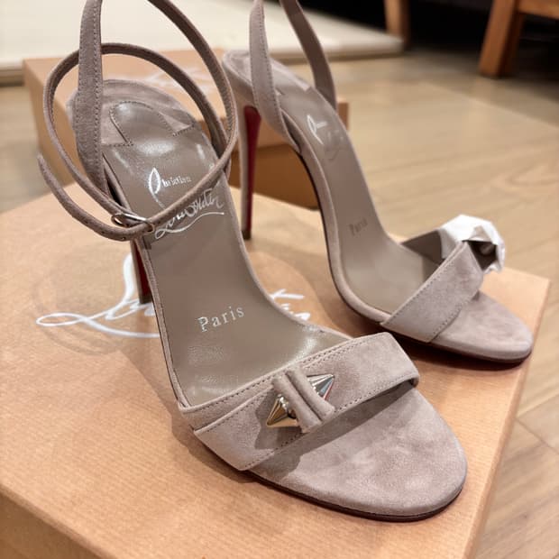 christian louboutin 베이직 누드힐35.5 (새상품)