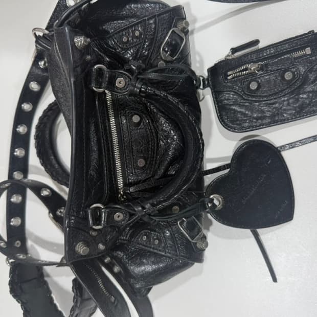 발렌시아가 네오 카골 Xs 카골시티 블랙