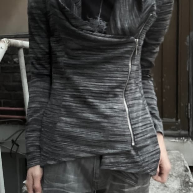 *rare* WHBM 그레이 드레이프 사선 하이넥 집업