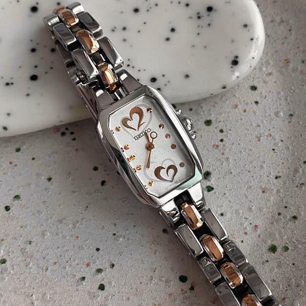 Seiko 세이코 로즈골드 글리터 하트 리미티드 에디션 쿼츠