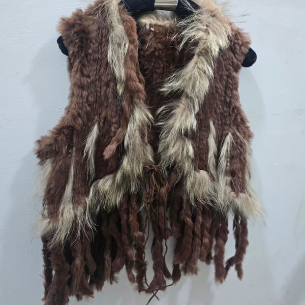 브라운 테슬 레빗조끼