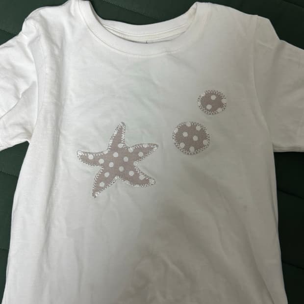 더콜디스트모먼트 starfish dot patch 티셔츠 