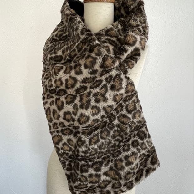 꼼데가르송 트리콧 레오파드 퍼 스톨