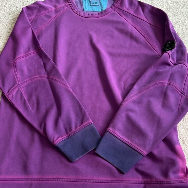 cp컴퍼니 맨투맨 퍼플