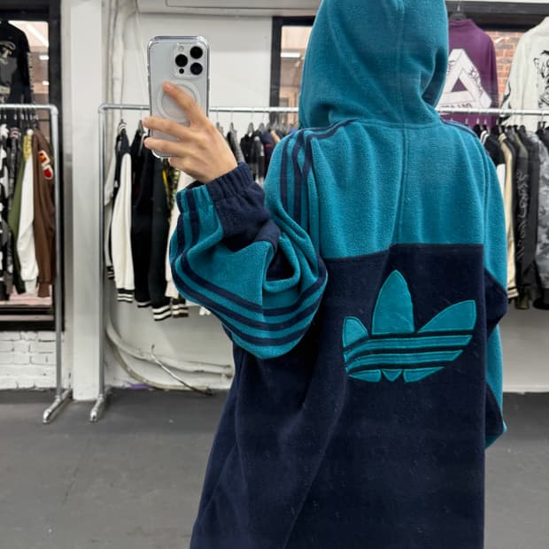 아디다스 올드스쿨 빅로고 플리스 반집업