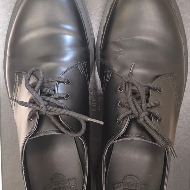 닥터마틴 1461 3홀 모노 블랙