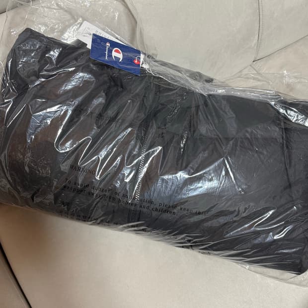 챔피온 블랙 패딩 새상품 팝니다
