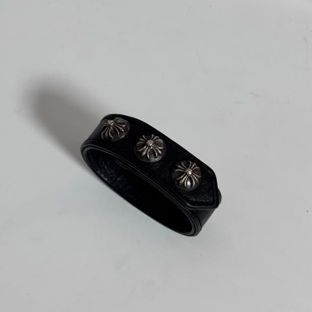 크롬하츠 3버튼 2스냅 레더 브레이슬릿