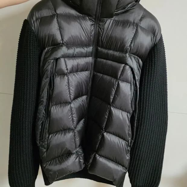 CP컴퍼니 DD쉘 니트 패딩조끼 19CMKN185A 006390M 999