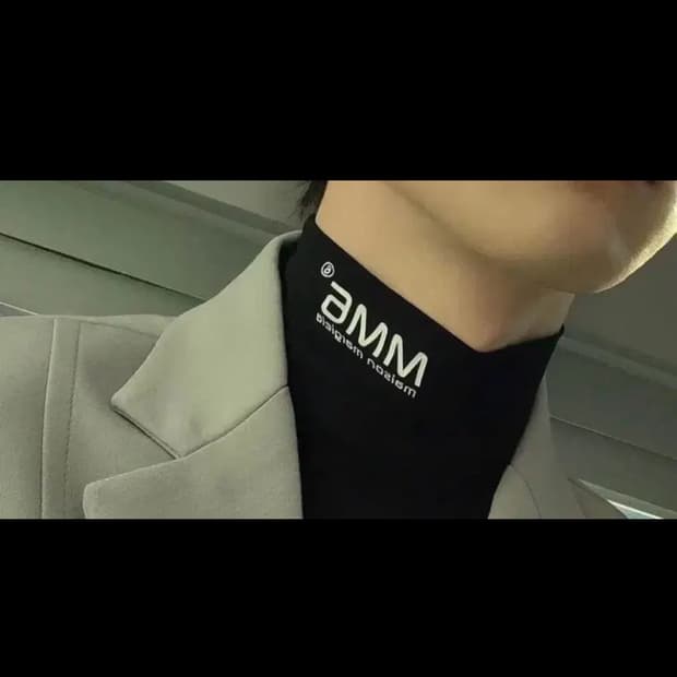 L) mm6 maison margiela 터틀넥 넥 로고 네이비